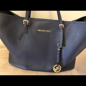 SOLD: Michael Kors Jet Set Medium Tote Navy Blue